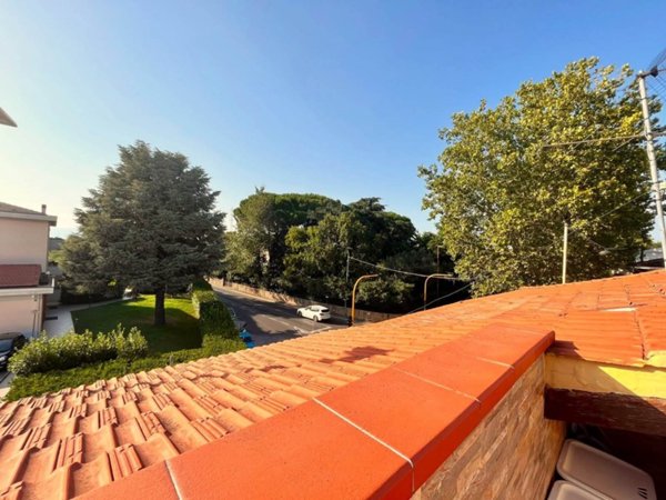 casa indipendente in vendita a Prato in zona San Giusto