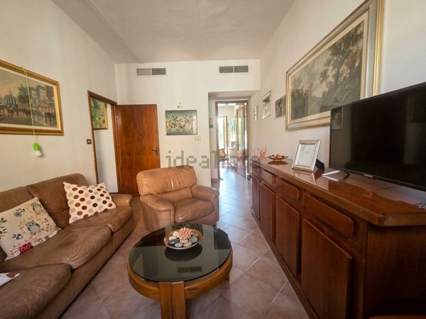 casa indipendente in vendita a Prato in zona Galciana