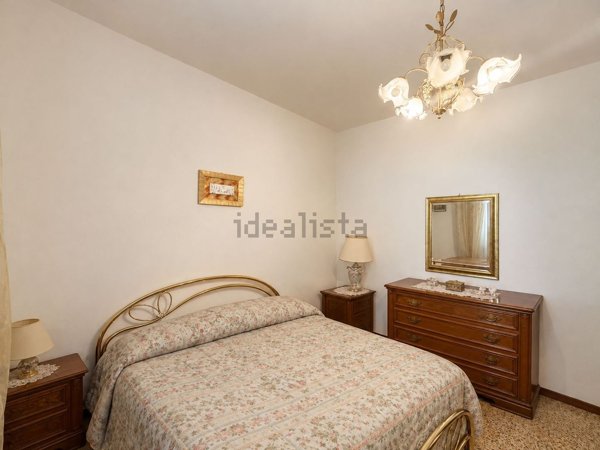 appartamento in vendita a Prato in zona Iolo