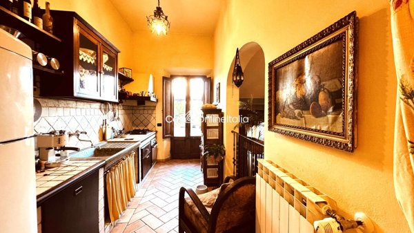 casa indipendente in vendita a Prato