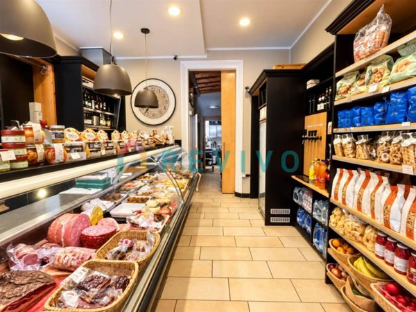 negozio in vendita a Prato in zona La Macine