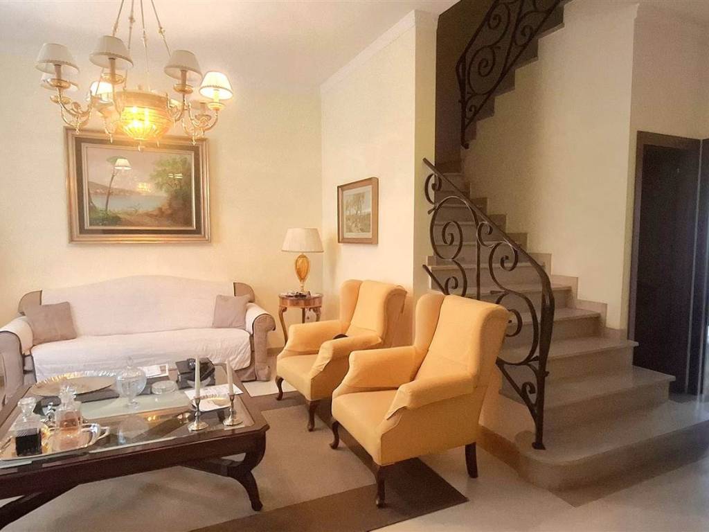 casa indipendente in vendita a Prato in zona Galceti