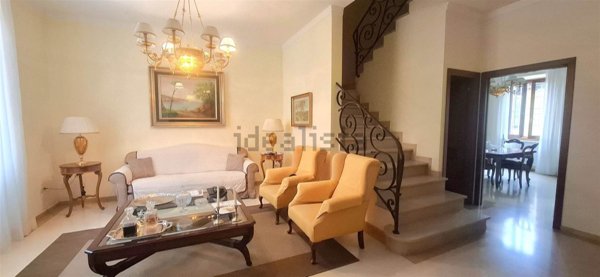 casa indipendente in vendita a Prato in zona Lastre
