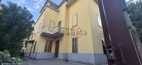 casa indipendente in vendita a Prato in zona Santa Gonda