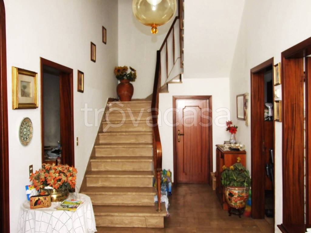 casa indipendente in vendita a Prato in zona Galciana
