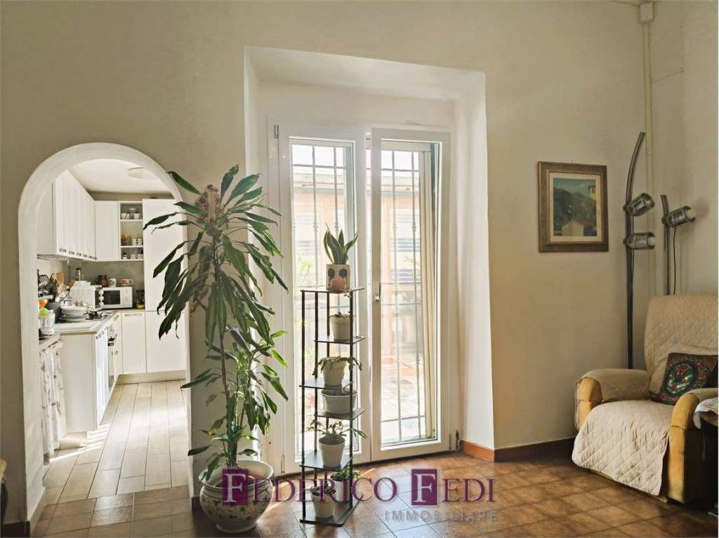 casa indipendente in vendita a Prato in zona Grignano