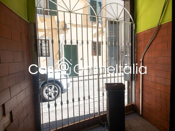 casa indipendente in vendita a Prato