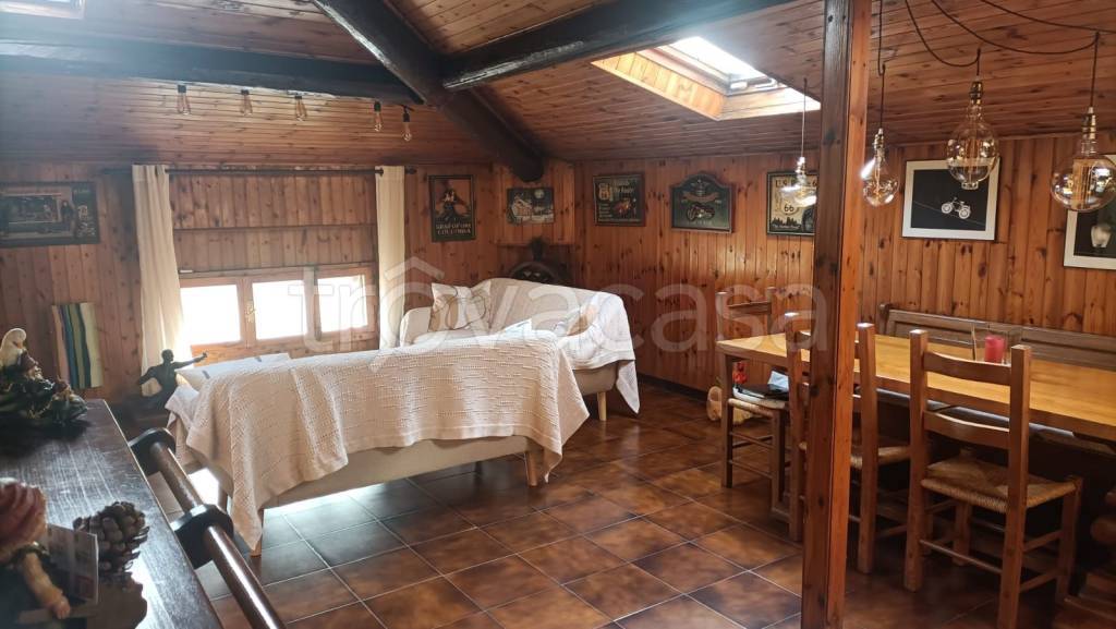 casa indipendente in vendita a Prato in zona Narnali