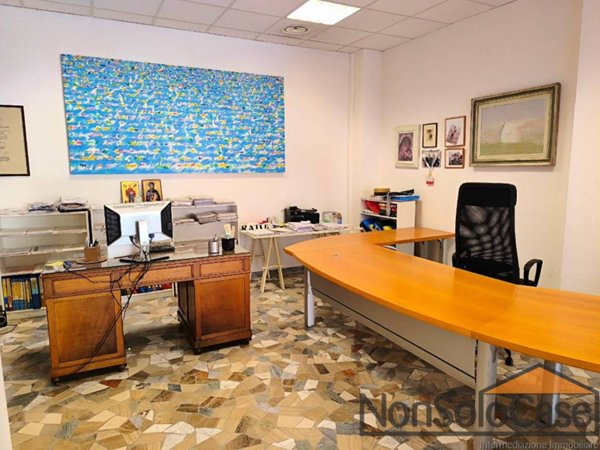 locale commerciale in vendita a Prato in zona Coiano