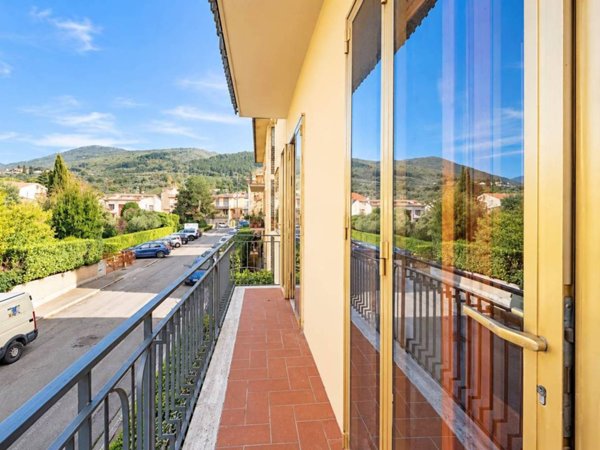 appartamento in vendita a Prato in zona La Macine