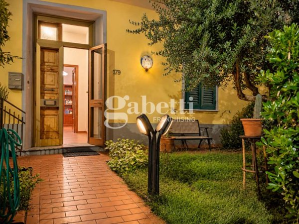 casa indipendente in vendita a Prato