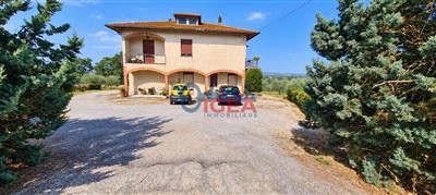 casa indipendente in vendita a Prato in zona Casale