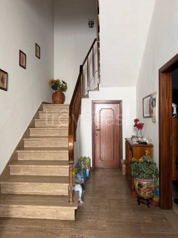 casa indipendente in vendita a Prato in zona Galciana