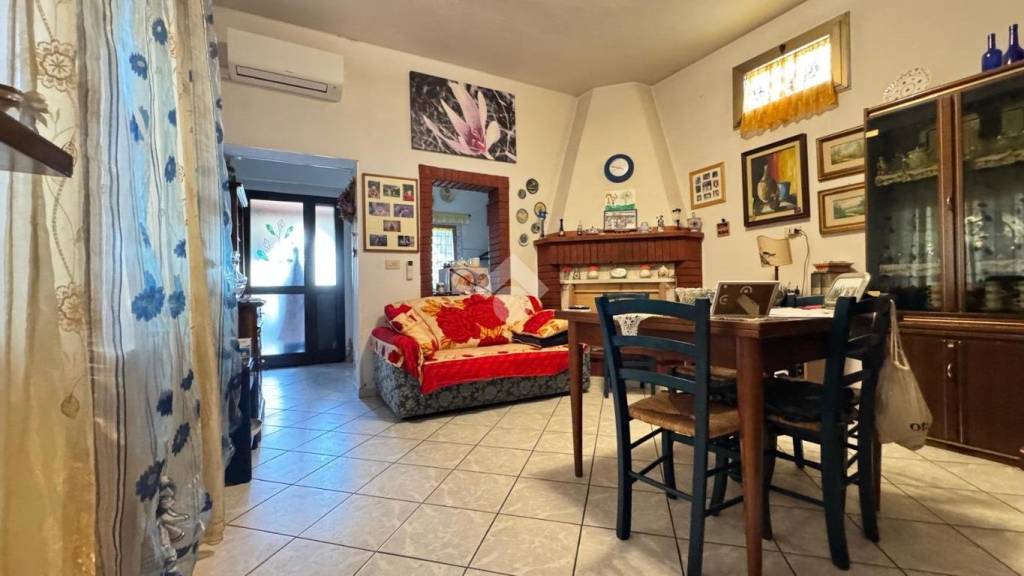 appartamento in vendita a Prato in zona Casale