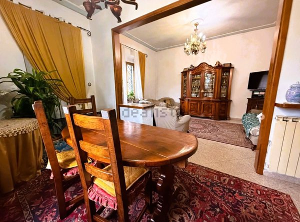 casa indipendente in vendita a Prato in zona Fontanelle