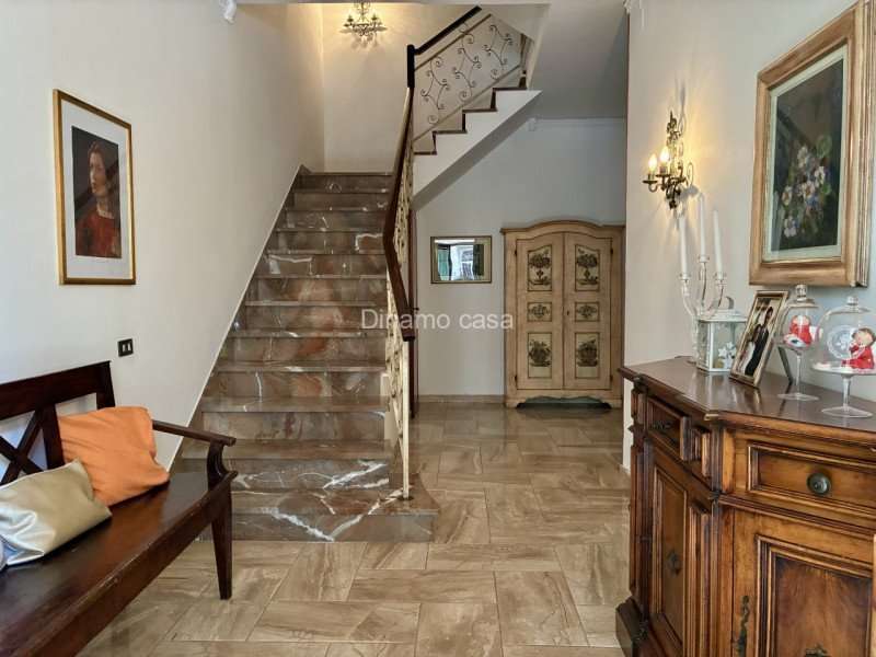 casa indipendente in vendita a Prato in zona Narnali
