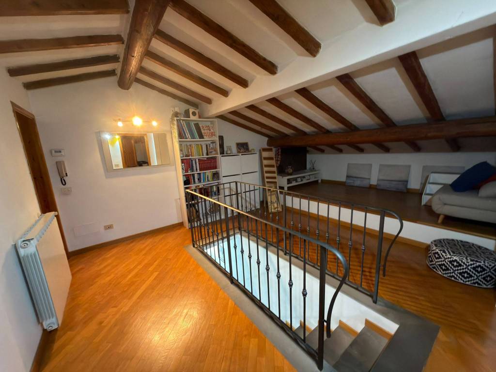appartamento in vendita a Prato in zona Tobbiana