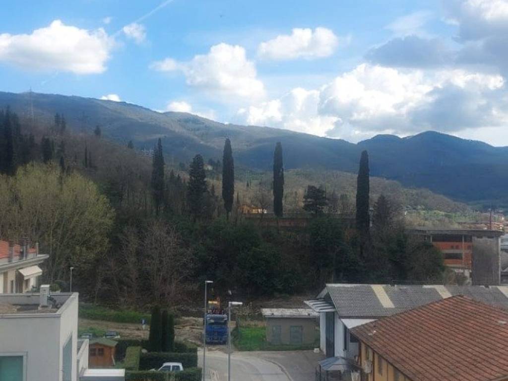 casa indipendente in vendita a Vaiano