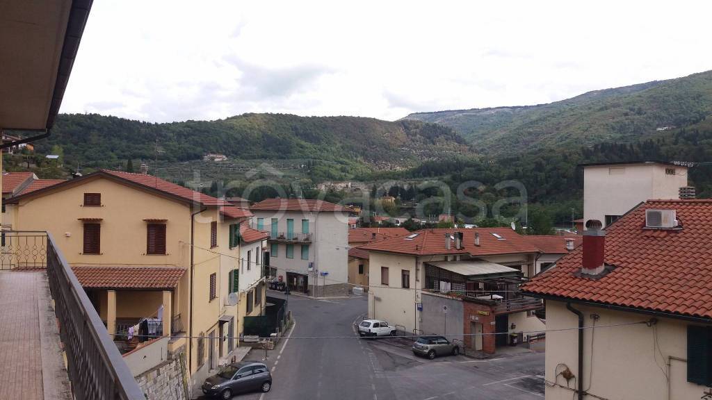 casa indipendente in vendita a Vaiano in zona La Briglia
