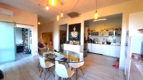 casa indipendente in vendita a Vaiano in zona Schignano
