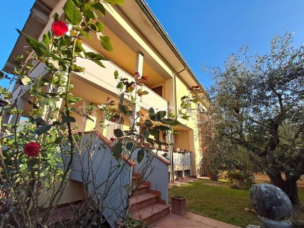 casa indipendente in vendita a Vaiano