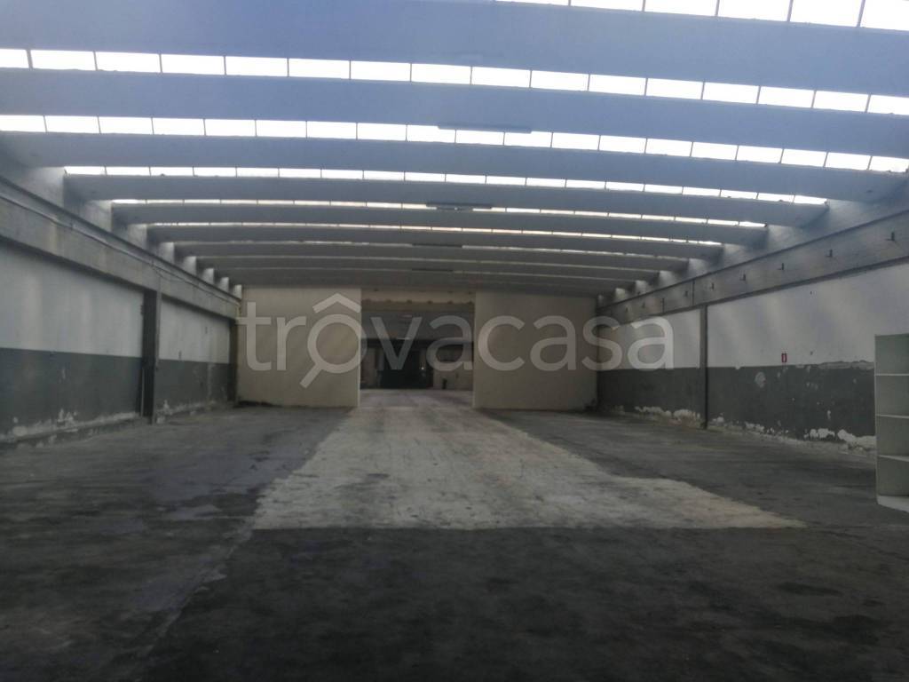 capannone in vendita a Vaiano
