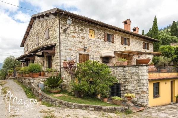 casa indipendente in vendita a Vaiano