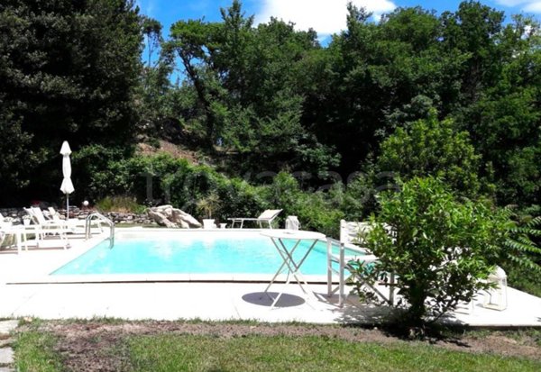 casa indipendente in vendita a Vaiano