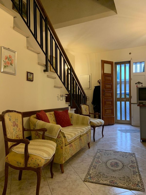 casa indipendente in vendita a Vaiano