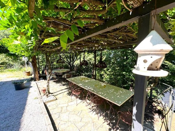 casa indipendente in vendita a Vaiano