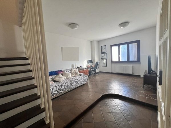 casa indipendente in vendita a Vaiano