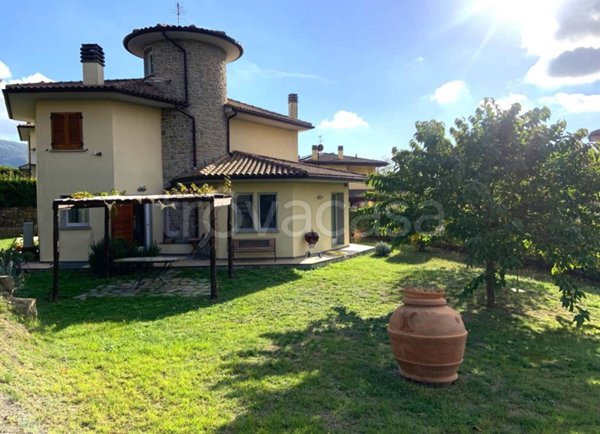 casa indipendente in vendita a Vaiano in zona Sofignano