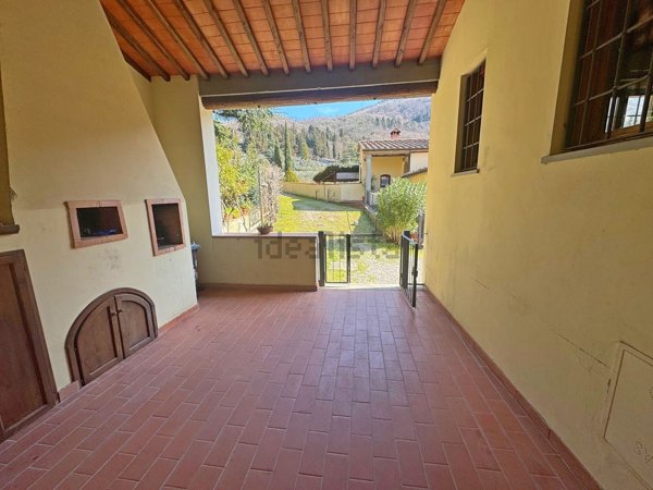 ufficio in vendita a Vaiano in zona Sofignano