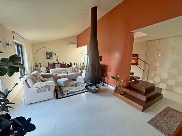 casa indipendente in vendita a Vaiano in zona Sofignano