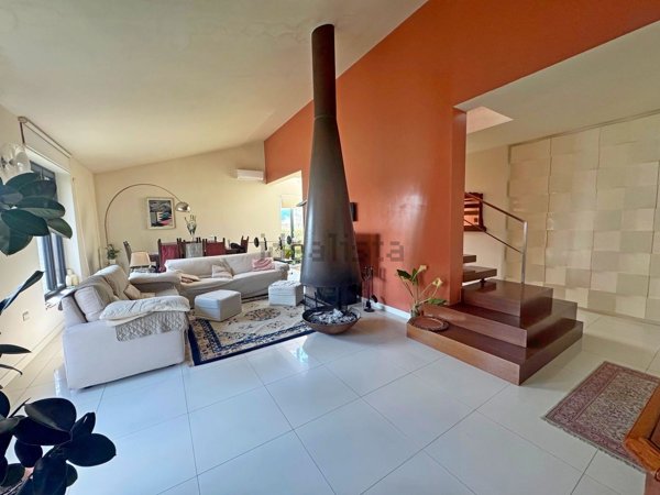 casa indipendente in vendita a Vaiano in zona Sofignano