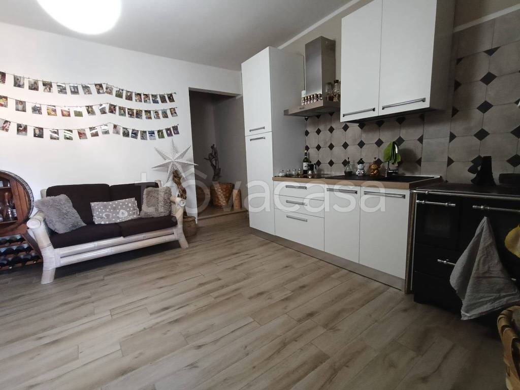 casa indipendente in vendita a Vaiano
