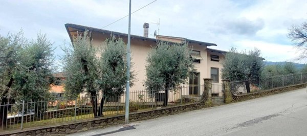 casa indipendente in vendita a Vaiano