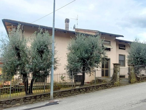 casa indipendente in vendita a Vaiano