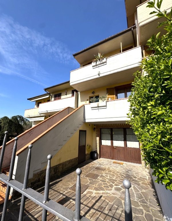 casa indipendente in vendita a Vaiano