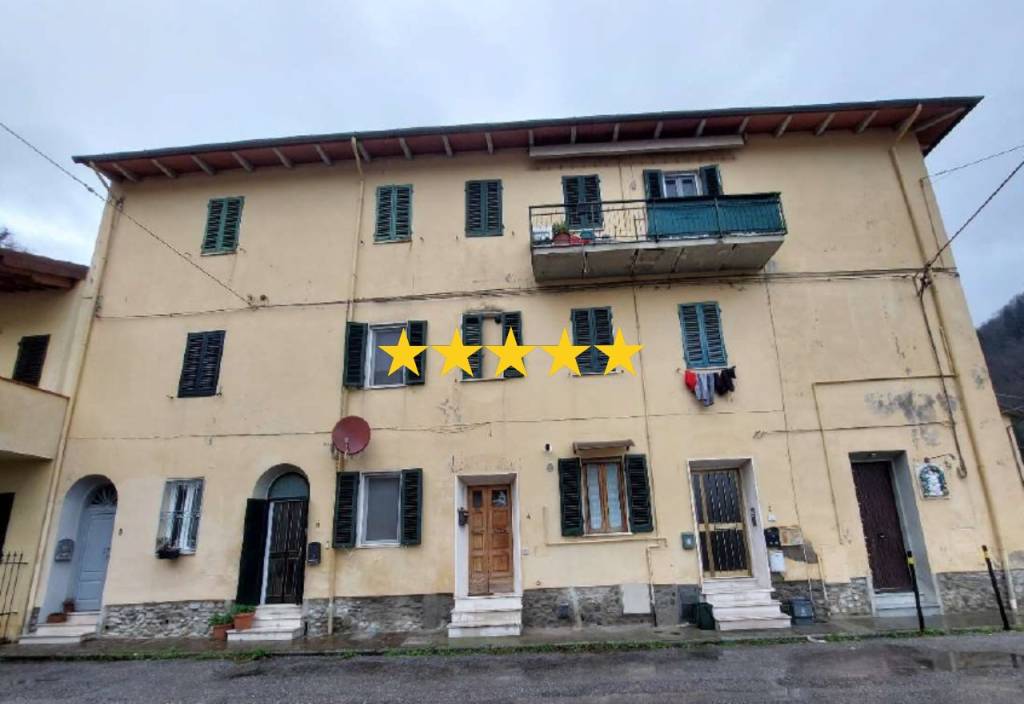 appartamento in vendita a Vaiano in zona Tignamica