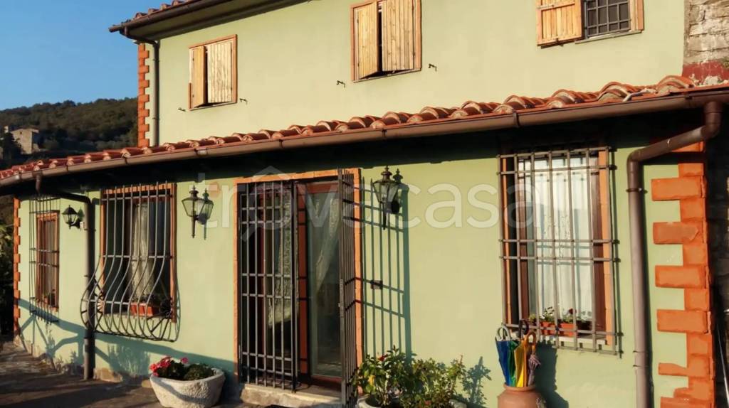casa indipendente in vendita a Vaiano
