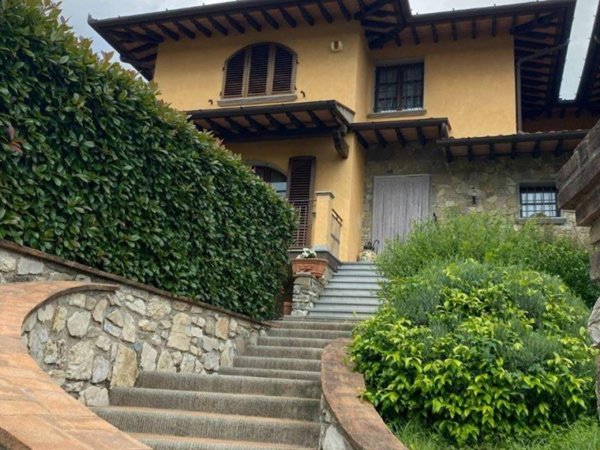 casa indipendente in vendita a Vaiano