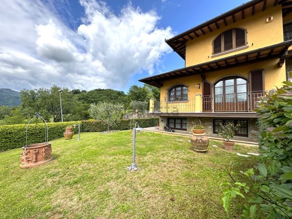 casa indipendente in vendita a Vaiano