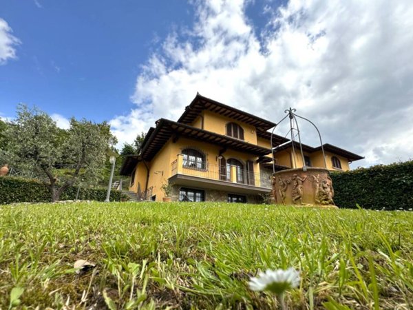 casa indipendente in vendita a Vaiano