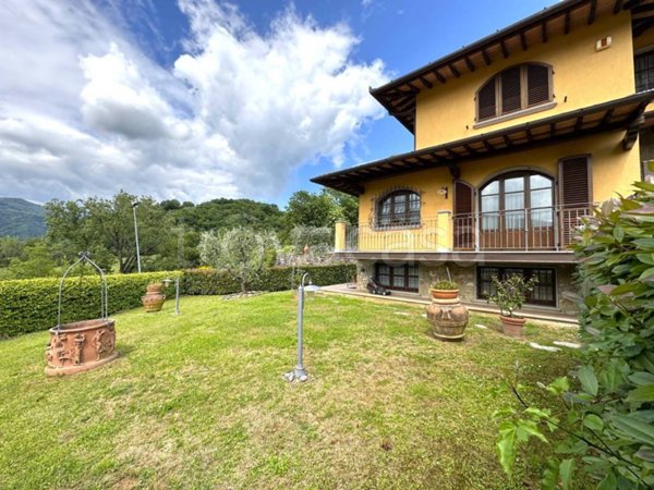 casa indipendente in vendita a Vaiano