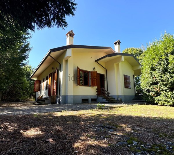 casa indipendente in vendita a Vaiano