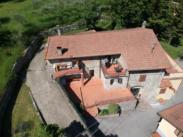 casa indipendente in vendita a Vaiano