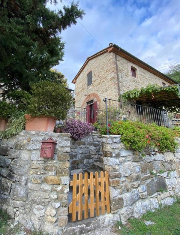 appartamento in vendita a Vaiano in zona Sofignano