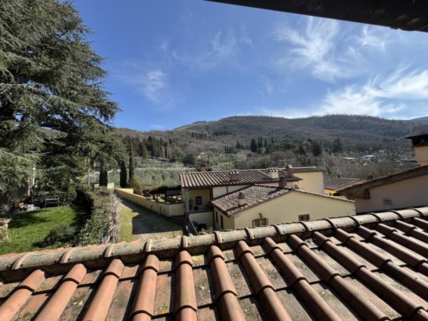 ufficio in vendita a Vaiano in zona Sofignano