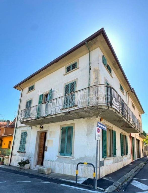 casa indipendente in vendita a Vaiano